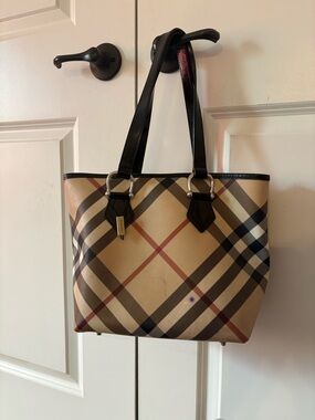 Vintage Burberry Tote Bag. Black Patent Leather Straps. Classic Plaid.